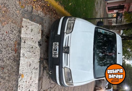 Utilitarios - Peugeot Partner 2007 Diesel 325000Km - En Venta