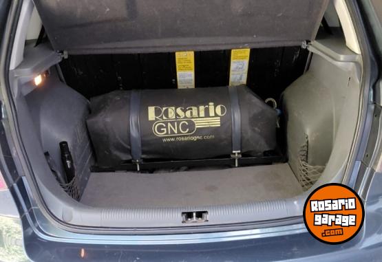 Autos - Volkswagen Suran 2009 Nafta 181000Km - En Venta