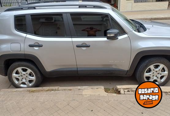 Camionetas - Jeep Renegade sport 2023 Nafta 23000Km - En Venta