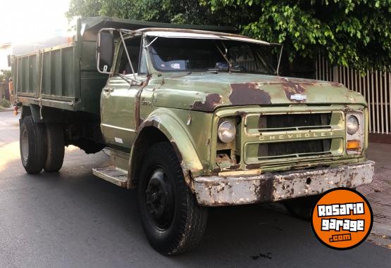 Camiones y Gr�as - CAMI�N VOLCADOR CHEVROLET C70 MEC�NICA MERCEDES 1518 - En Venta