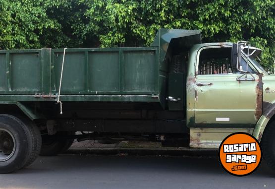 Camiones y Gr�as - CAMI�N VOLCADOR CHEVROLET C70 MEC�NICA MERCEDES 1518 - En Venta