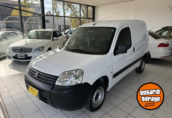 Utilitarios - Citroen Berlingo Furgon 2023 Nafta 24000Km - En Venta