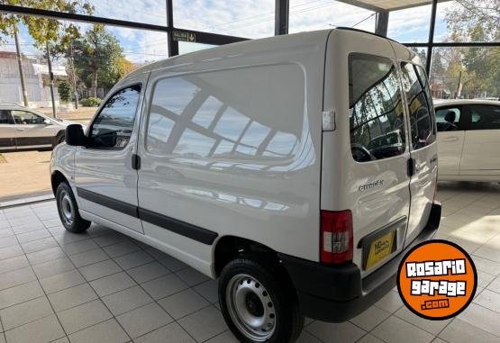 Utilitarios - Citroen Berlingo Furgon 2023 Nafta 24000Km - En Venta