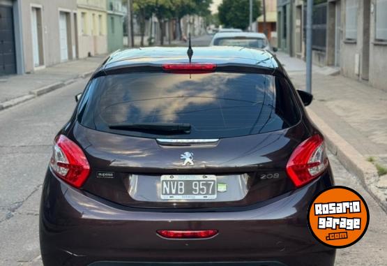 Autos - Peugeot 208 allure 2014 Nafta 70000Km - En Venta