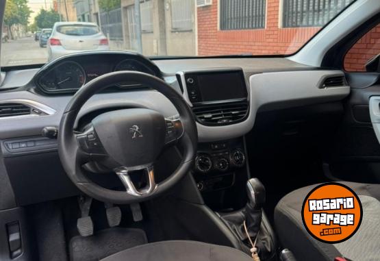 Autos - Peugeot 208 allure 2014 Nafta 70000Km - En Venta