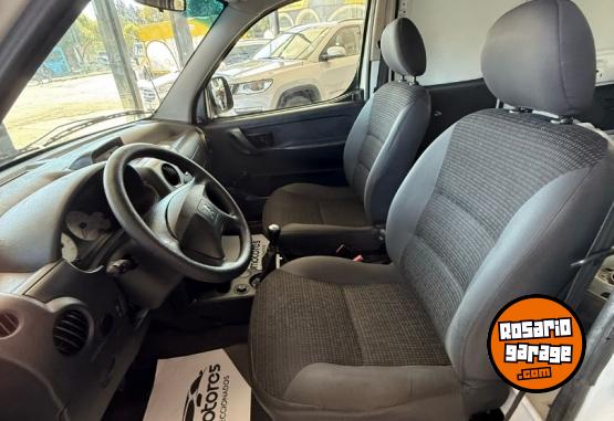 Utilitarios - Peugeot Partner Furgon 2017 Diesel 150000Km - En Venta