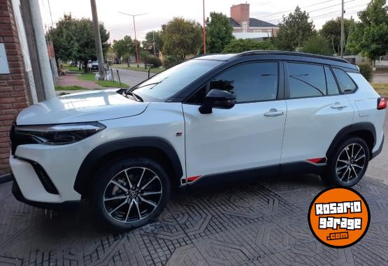 Autos - Toyota COROLLA CROSS GR 2023 Nafta 45000Km - En Venta