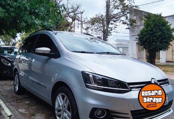 Autos - Volkswagen Suran highline 1.6 2017 Nafta 103000Km - En Venta