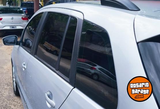 Autos - Volkswagen Suran highline 1.6 2017 Nafta 103000Km - En Venta