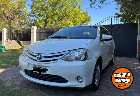 Autos - Toyota Etios 1,5 XLS. 4 puertas 2015 Nafta 140000Km - En Venta