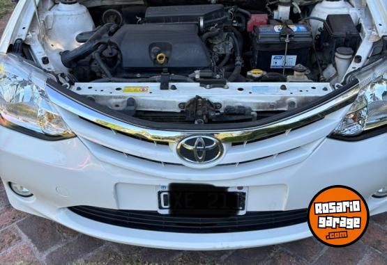 Autos - Toyota Etios 1,5 XLS. 4 puertas 2015 Nafta 140000Km - En Venta