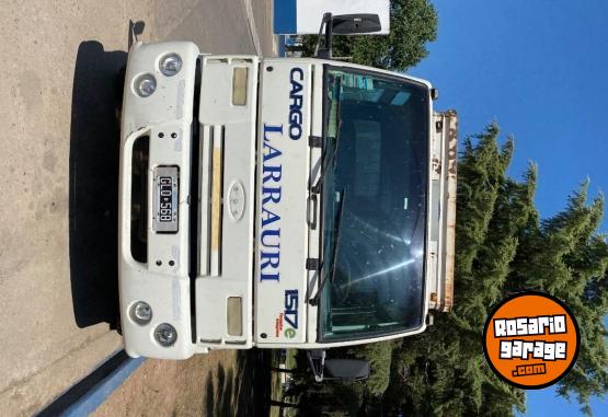 Camiones y Gr�as - Ford Cargo 1517E - En Venta