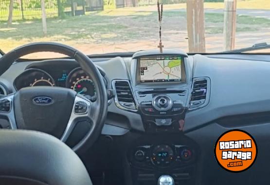 Autos - Ford Fiesta Kinetic 2016 Nafta 106000Km - En Venta