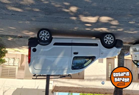 Utilitarios - Renault Kangoo 2012 Nafta 82000Km - En Venta