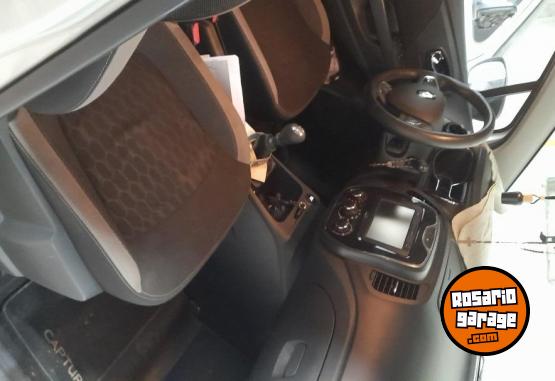 Autos - Renault Captur 2018 Nafta 57400Km - En Venta