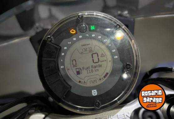 Motos - Husqvarna Svartpilen 401 2021 Nafta 17280Km - En Venta