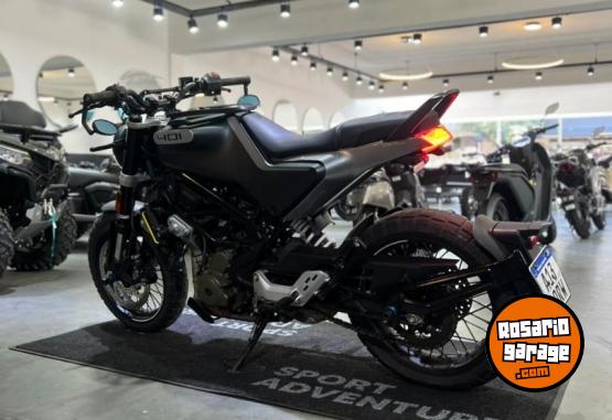 Motos - Husqvarna Svartpilen 401 2021 Nafta 17280Km - En Venta