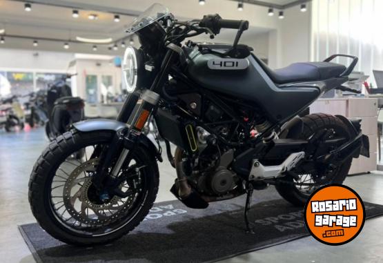Motos - Husqvarna Svartpilen 401 2021 Nafta 17280Km - En Venta