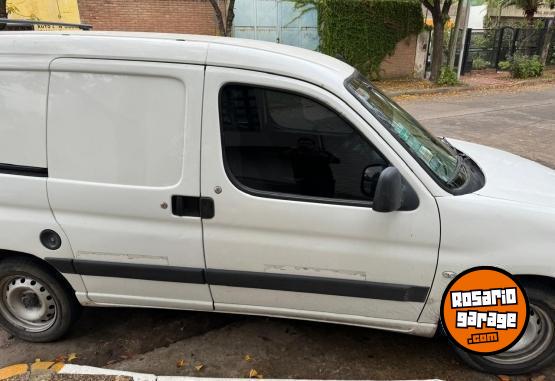 Utilitarios - Peugeot Parnert confort 1.4 2014 GNC 175000Km - En Venta