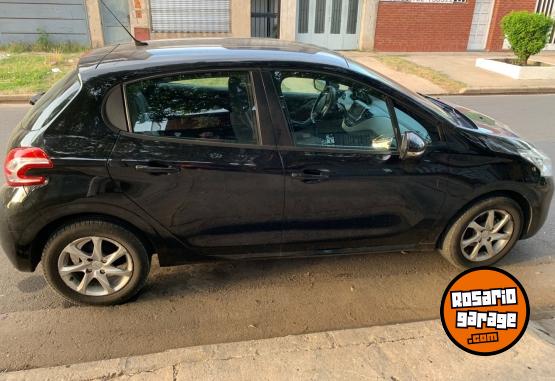 Autos - Peugeot 208 2013 Nafta 120000Km - En Venta