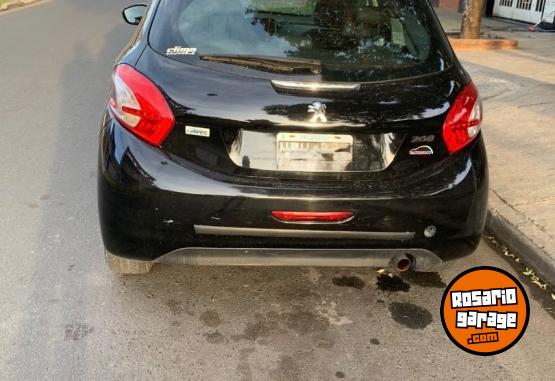 Autos - Peugeot 208 2013 Nafta 120000Km - En Venta