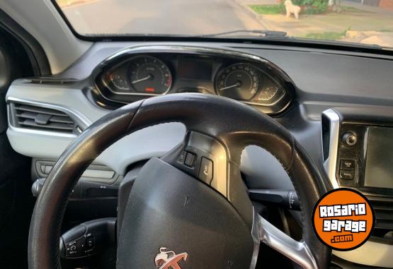 Autos - Peugeot 208 2013 Nafta 120000Km - En Venta
