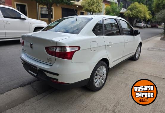 Autos - Fiat Grand Siena 2015 GNC 101718Km - En Venta