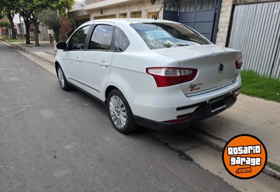 Autos - Fiat Grand Siena 2015 GNC 101718Km - En Venta