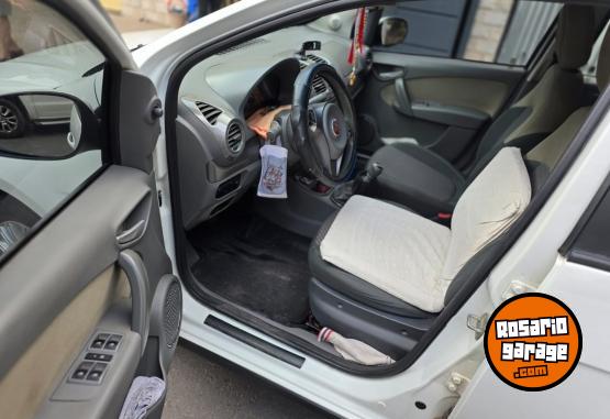 Autos - Fiat Grand Siena 2015 GNC 101718Km - En Venta