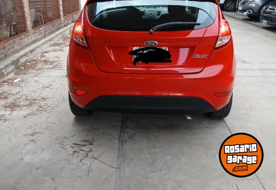 Autos - Ford Fiesta kinetick 2015 Nafta 102000Km - En Venta