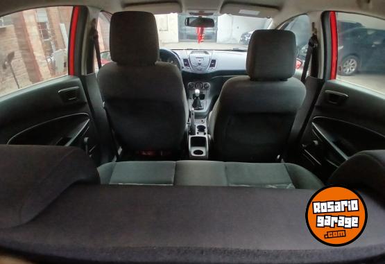Autos - Ford Fiesta kinetick 2015 Nafta 102000Km - En Venta