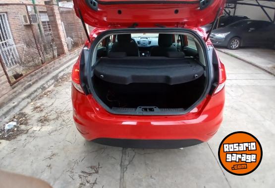 Autos - Ford Fiesta kinetick 2015 Nafta 102000Km - En Venta