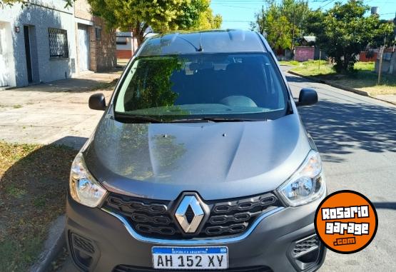 Utilitarios - Renault Kangoo express 5 asientos 2025 Nafta 13000Km - En Venta