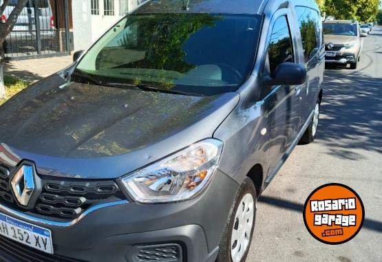 Utilitarios - Renault Kangoo express 5 asientos 2025 Nafta 13000Km - En Venta