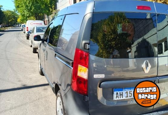 Utilitarios - Renault Kangoo express 5 asientos 2025 Nafta 13000Km - En Venta