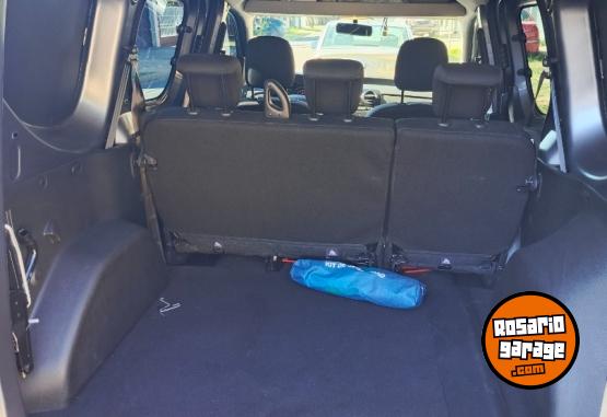 Utilitarios - Renault Kangoo express 5 asientos 2025 Nafta 13000Km - En Venta