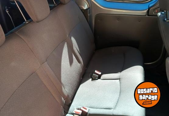 Utilitarios - Renault Kangoo express 5 asientos 2025 Nafta 13000Km - En Venta