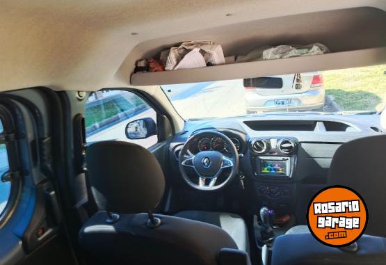 Utilitarios - Renault Kangoo express 5 asientos 2025 Nafta 13000Km - En Venta