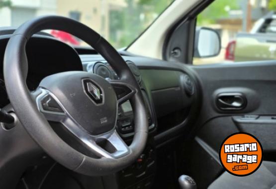 Utilitarios - Renault Kangoo 2021 Nafta 130000Km - En Venta
