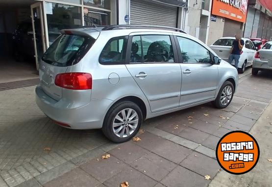 Autos - Volkswagen Suran highline 2011 Nafta 145000Km - En Venta