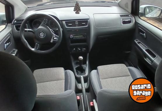 Autos - Volkswagen Suran highline 2011 Nafta 145000Km - En Venta