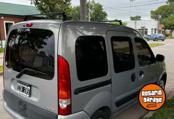 Utilitarios - Renault Kangoo 2009 Nafta 243000Km - En Venta