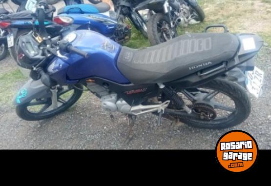 Motos - Honda NEW TITAN 2017 Nafta 50000Km - En Venta