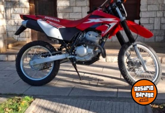 Motos - Honda Tornado xr 250 2022 Nafta 6300Km - En Venta