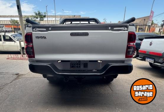 Camionetas - Toyota HILUX 4x4 CABINA SIMPLE 2015 Diesel 163000Km - En Venta