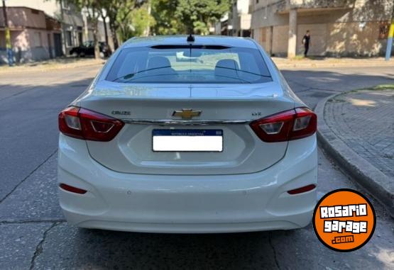 Autos - Chevrolet Cruze LTZ 2017 Nafta 140000Km - En Venta