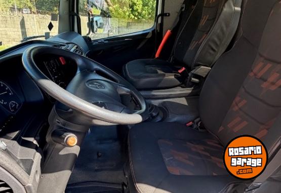 Camiones y Gr�as - Mercedez Benz Atego 1721 Balancin - En Venta