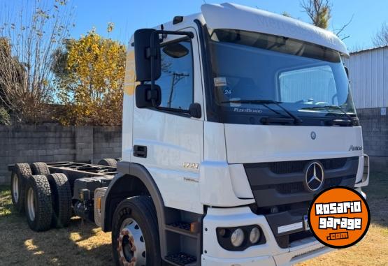 Camiones y Grúas - Mercedez Benz Atego 1721 Balancin - En Venta