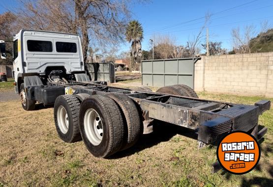 Camiones y Grúas - Mercedez Benz Atego 1721 Balancin - En Venta