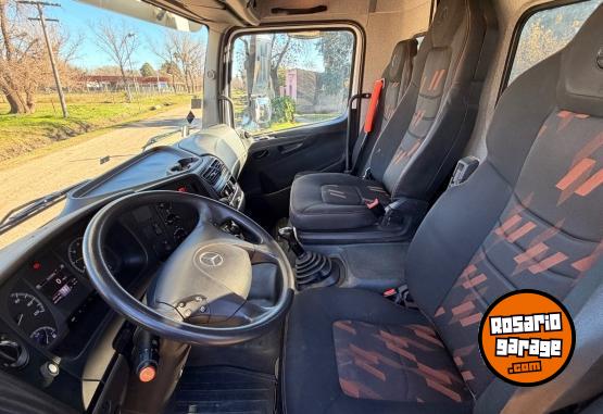 Camiones y Grúas - Mercedez Benz Atego 1721 Balancin - En Venta
